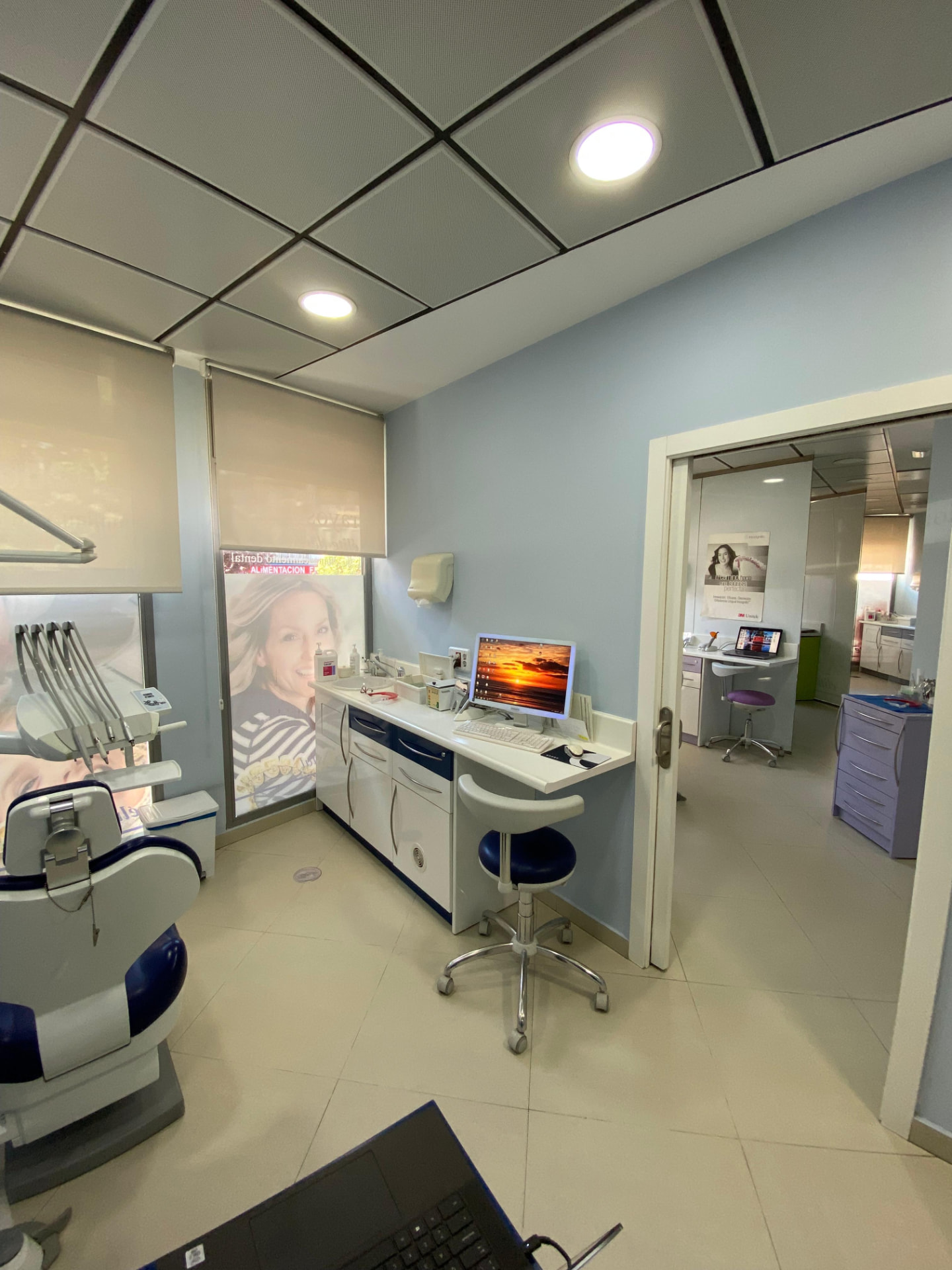 Gabinete dental con tecnología digital